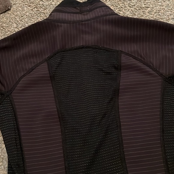 Lululemon long sleeve top. 2 - Picture 11 of 11